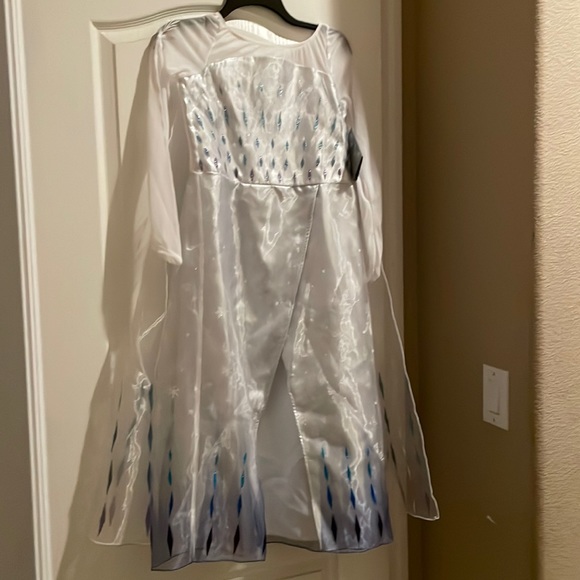 Beautiful Disney Elsa dress frozen - Picture 1 of 3